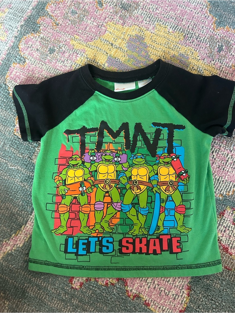 Nickelodeon TMNT Green and Black 'Let's Skate' Graphic Tee